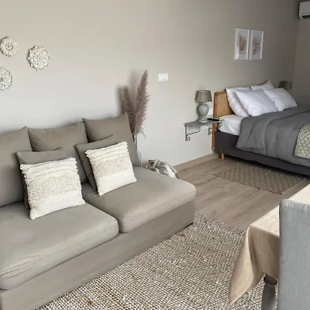 Apartment Les De La Petite Campagne